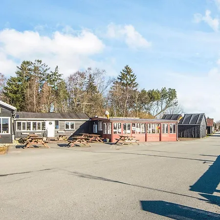 5 Person In Hojslev-by Traum *